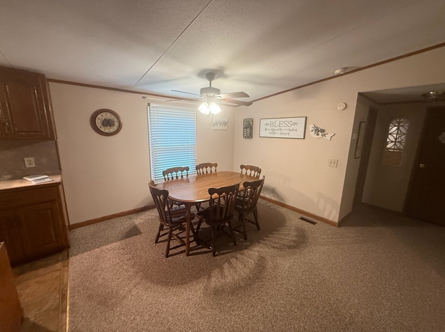 Photo - 1569 Loomfixer Lake Rd