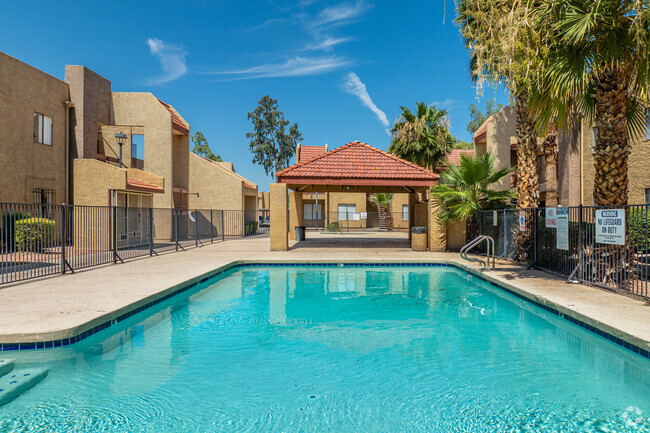 Piscina - Casa Sol Apartments