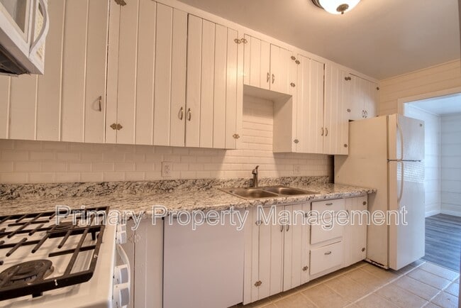 Photo - 620 NW 27th St