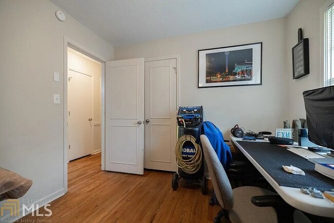 Photo - 295 Vincent Dr