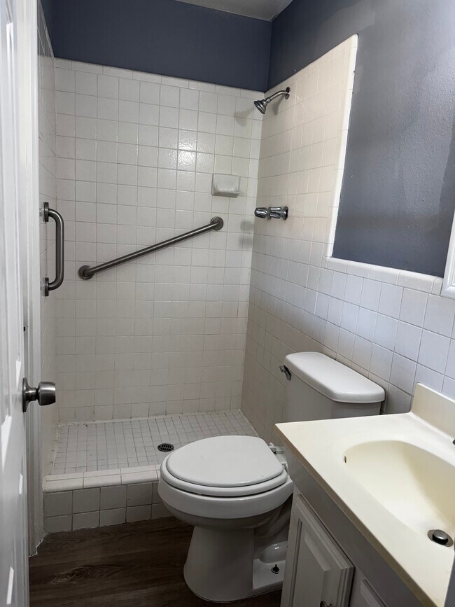 Photo - 2211 N 50th Dr