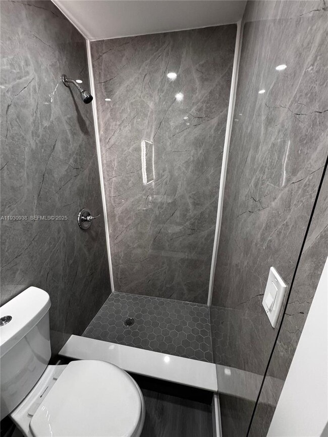 Photo - 3033 NW 32nd St Unidad R