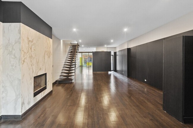 Photo - 44 E Cedar St