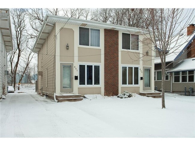 Building Photo - 831 Weeks Ave SE