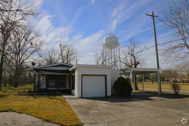 Building Photo - 302 Circle Way St Rental