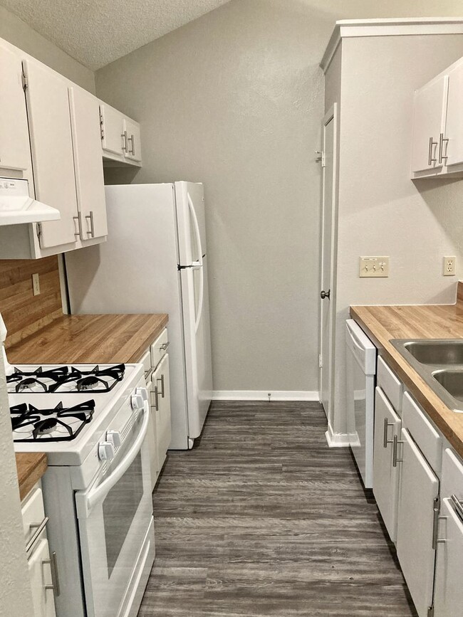 Photo - 1809 Prairie Knoll Ct Unit B