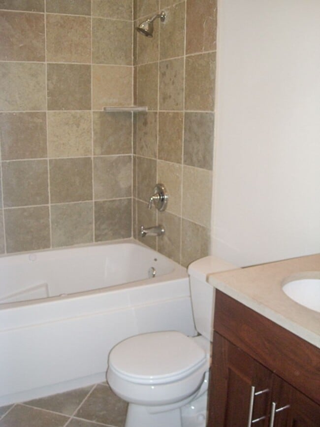 Photo - 2328 N Greenview Ave Unit 2328-3