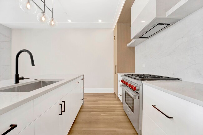 Photo - 3352 N Ashland Ave Unit 2S