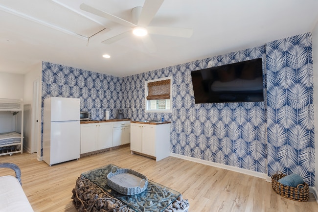 Photo - 22111 Bataan Ave