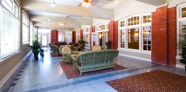 Oaks Apartments