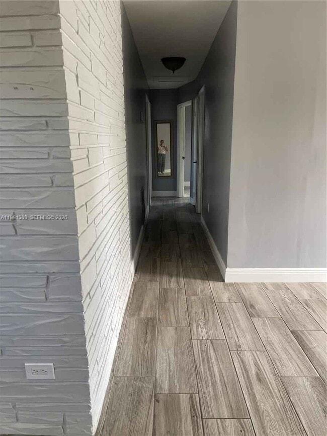 Photo - 1950 SW 68th Way