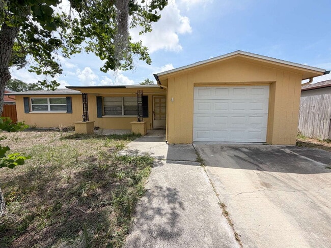 Building Photo - "2-Bed, 2-Bath in Port Richey – 1,310 Sq Ft!"
