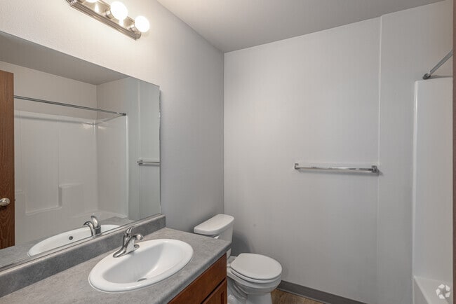 2BR, 2BA - 1,104SF
