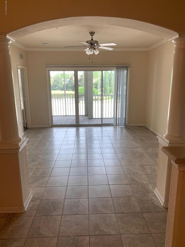 Building Photo - 8290 Westgate Dr Unit 207 Rental