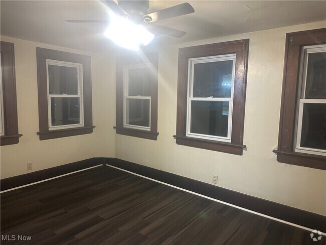 Building Photo - 681 Morgan Ave Rental