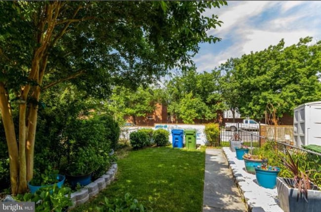 Photo - 1812 N Spring St