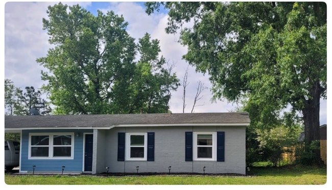 Photo - 15 Westfield Ave