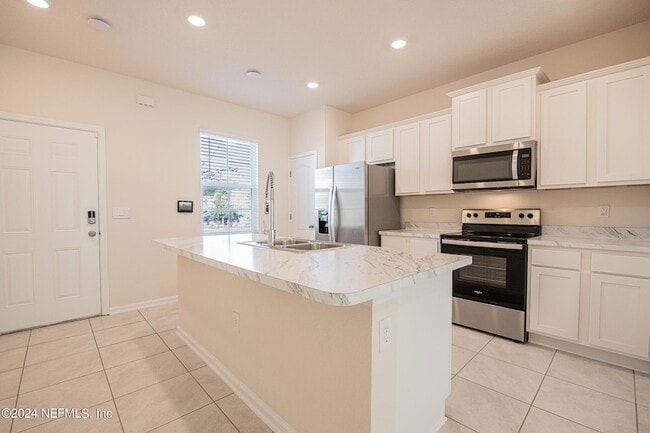 Photo - 837 Centennial St