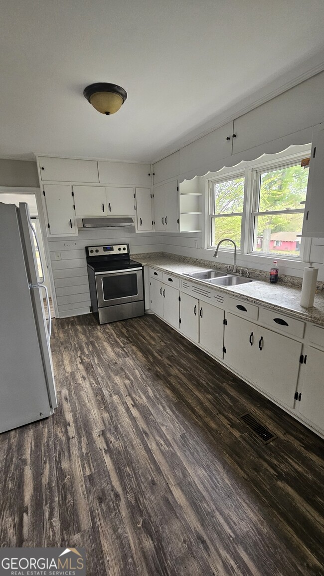 Photo - 500 N Lee St