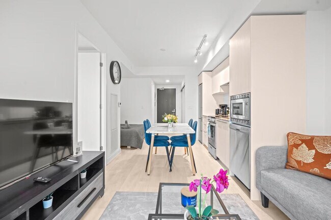 Building Photo - 535 Yonge St Unit ID1345834P