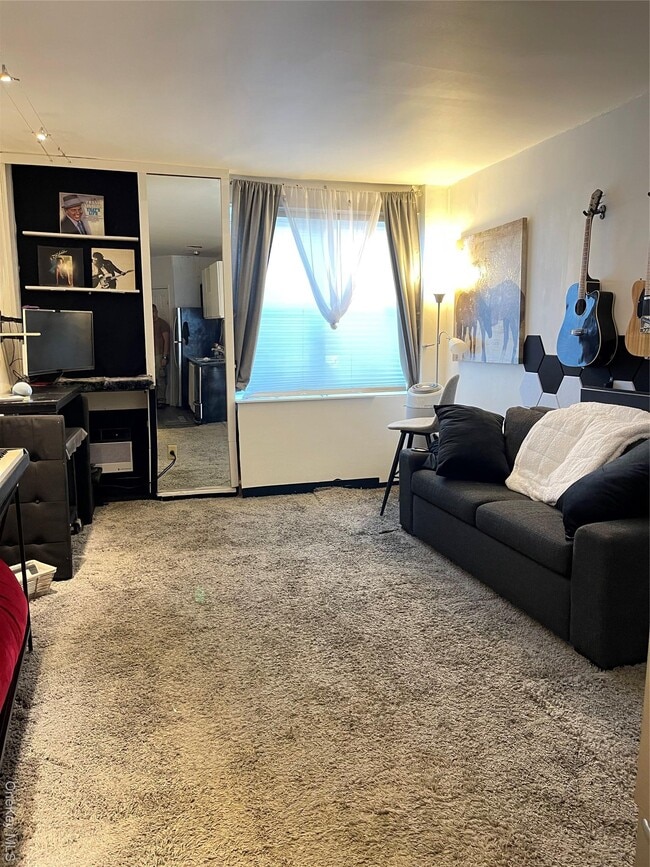 Photo - 855 E Broadway