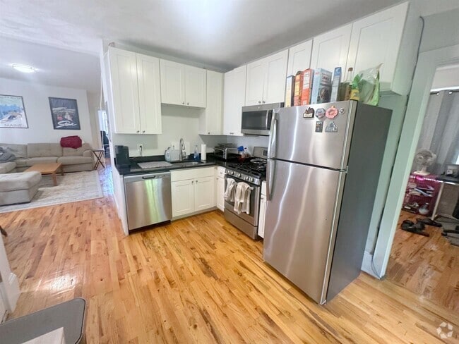 Building Photo - 39 Bradley St Unit 2 Rental