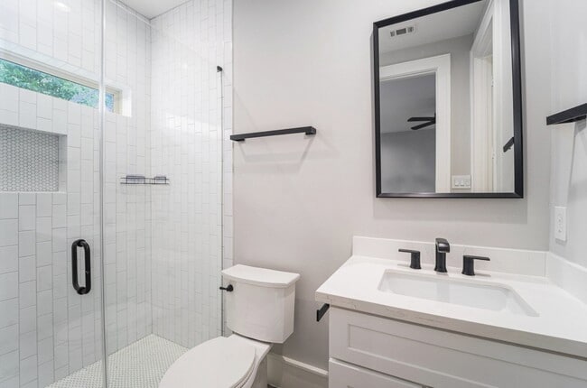 Photo - 2221 Francis St
