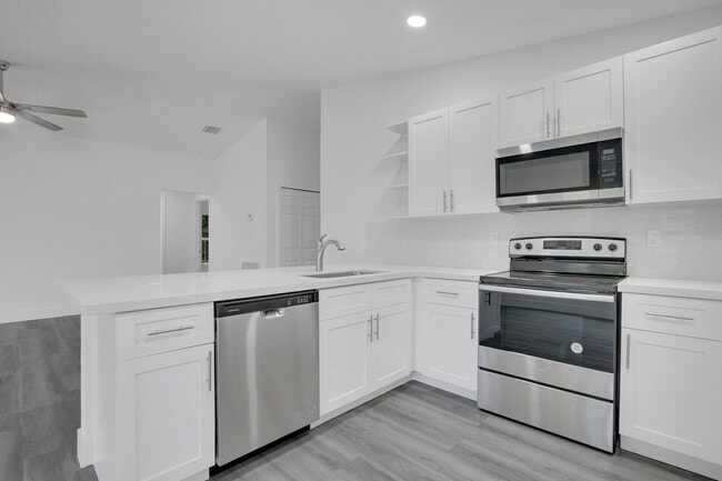 Photo - 8003 Hibiscus Rd