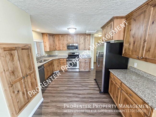 Photo - 1162 Collins Blvd