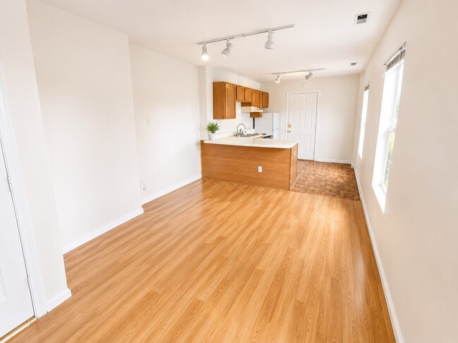 Photo - 507 W Grace St Unit C3