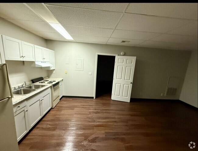 Building Photo - 1743 Culbertson Ave Rental