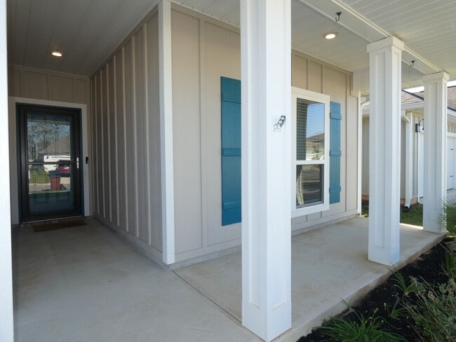 Photo - 4-Bedroom Craftsman-Style Home