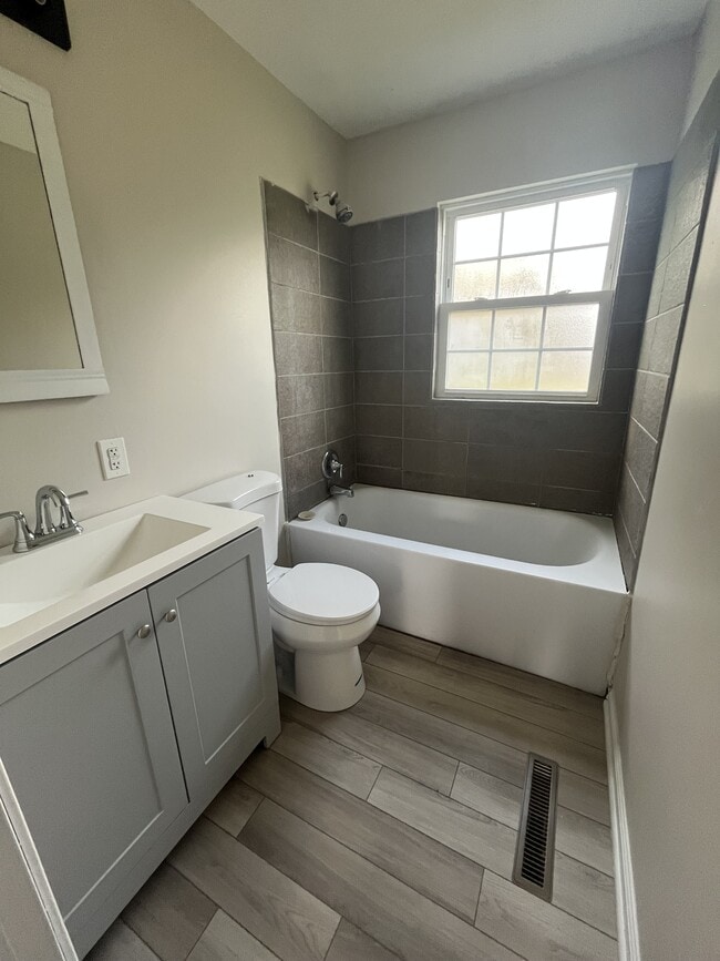Photo - 2437 Wilson Ave