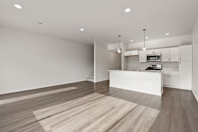 Photo - 4804-4806 E Fairview Ave