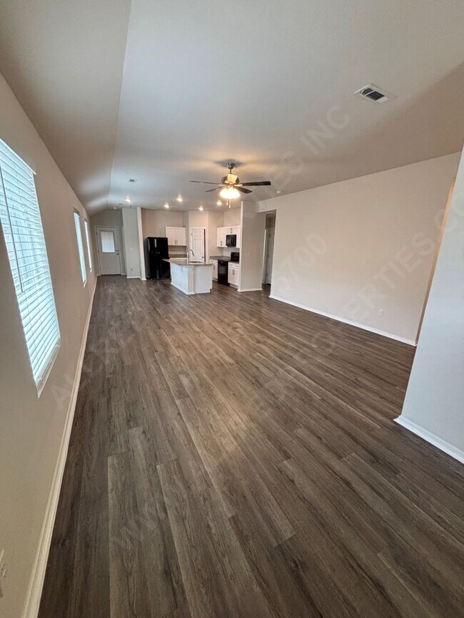 Photo - Move in special $300.00 off 1st month's re...