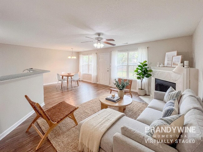 Photo - 5284 Hanover St