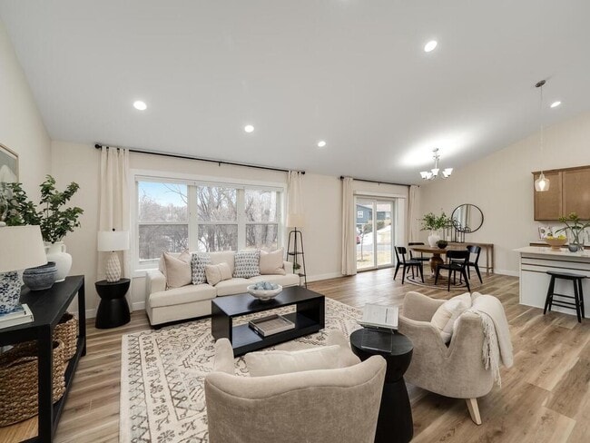 Photo - 15110 Eileen Cir