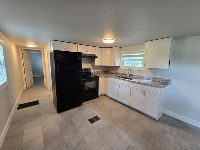 Photo - 4425 Bryan Ave