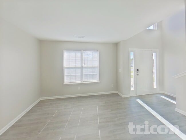 Photo - 1482 Kindred Cir NW