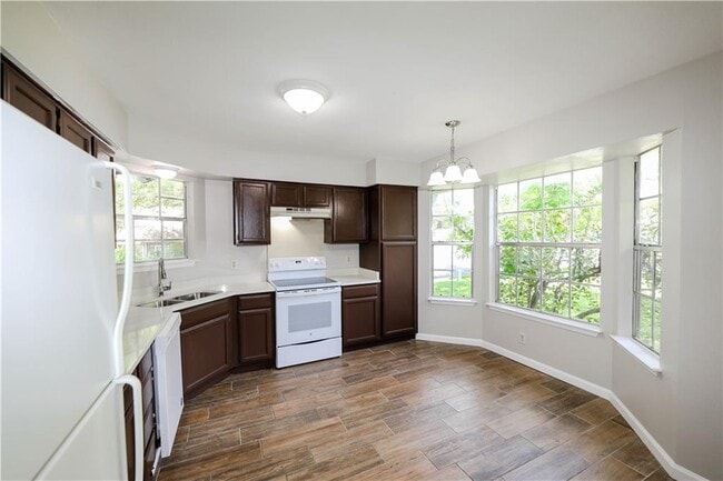 Building Photo - 1700 Waterloo Trl Unit B