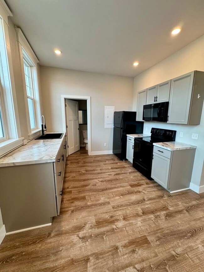 Photo - Modern 1 Bedroom! AVAILABLE NOW! Unit #125