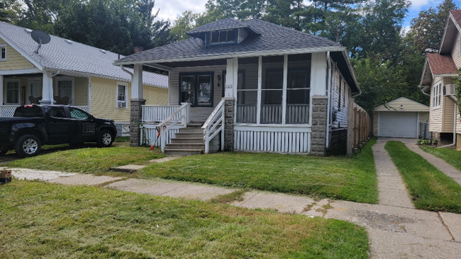 Photo - 1907 N Charles St House