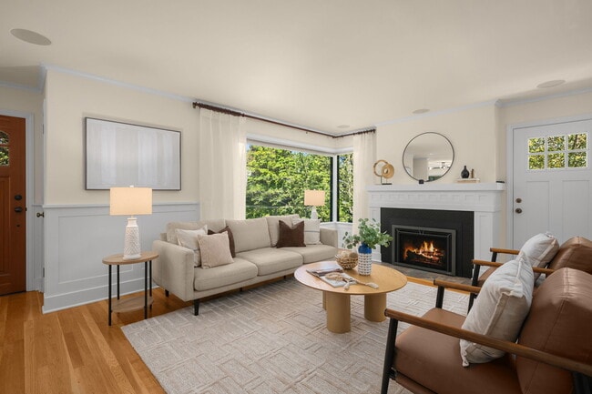 2456 3rd Ave W