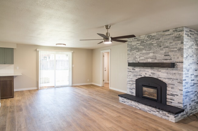 1366 Arata Way