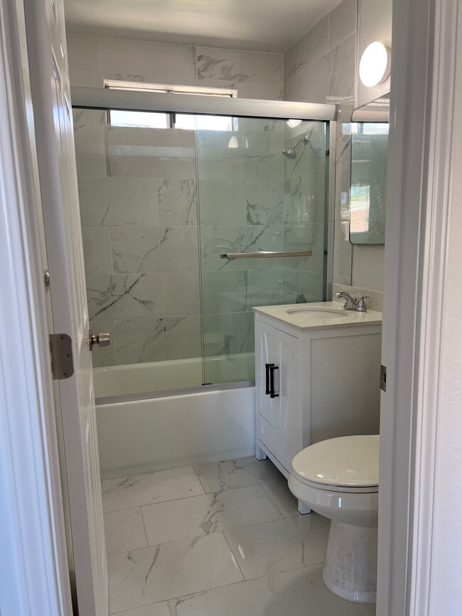 Photo - 1576 Pacific Ave Unit D