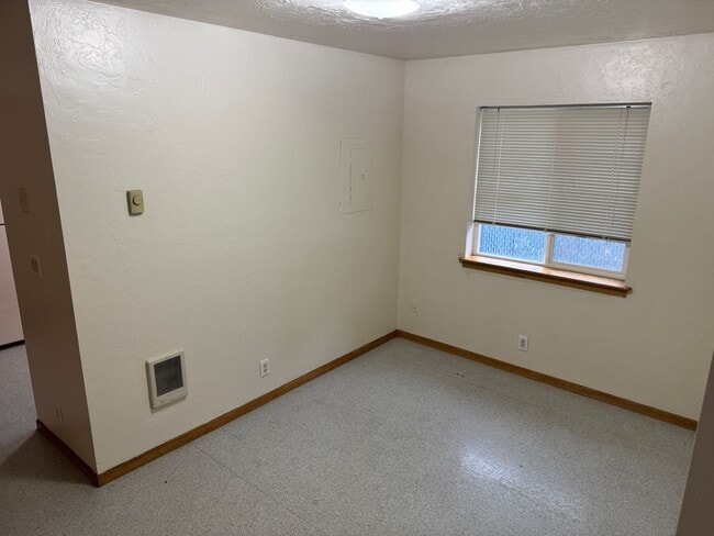 Photo - Updated 2 bedroom 1.5 bath duplex!