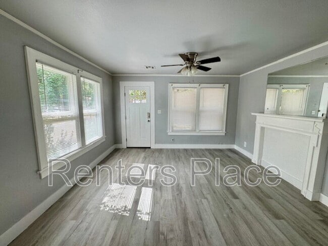 Photo - 203 S Jamestown Ave