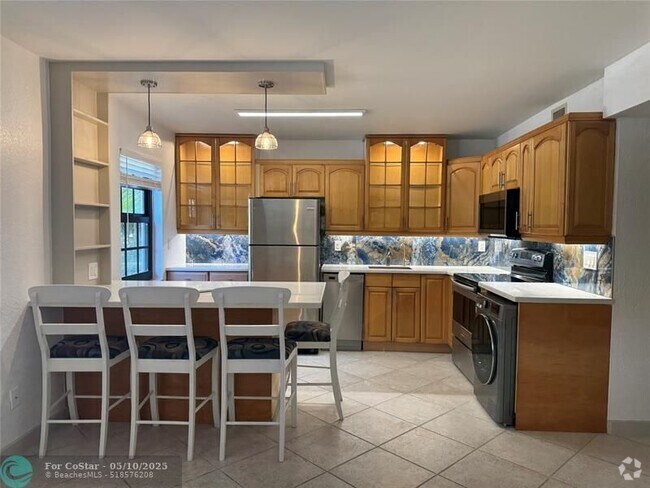 Building Photo - 815 NE 28th St Unit 104 Rental