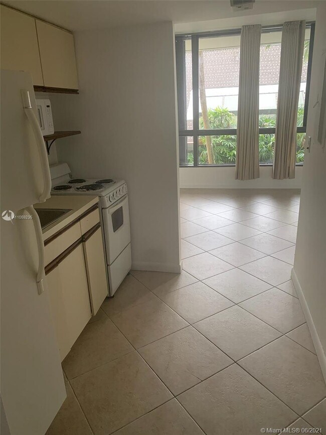 Photo - 520 Brickell Key Dr Unit C425