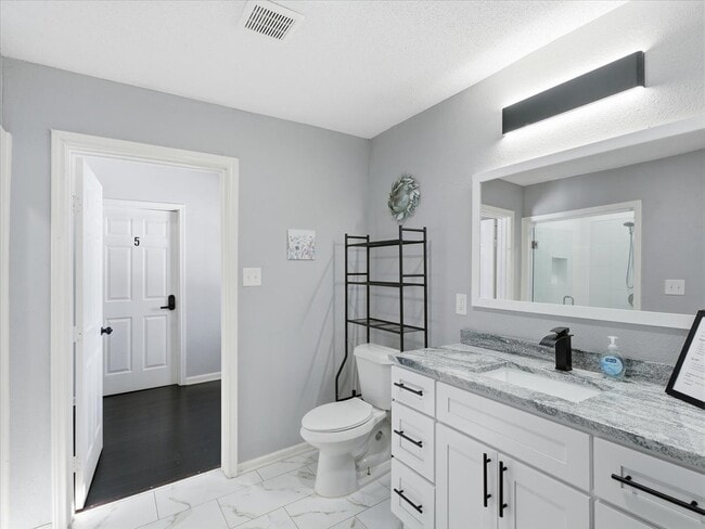 Photo - 304 N Grand Ave